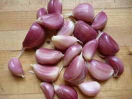 Naturally Remove Warts with Garlic